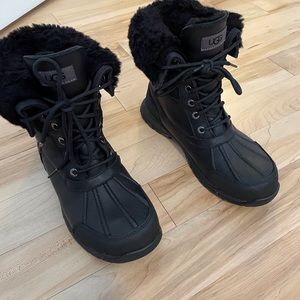 UGG Butte winter boots